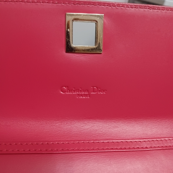 ​💖 VINTAGE DIOR Fuchsia Pink Leather Clutch with Chain - WOC - Picture 13 of 16